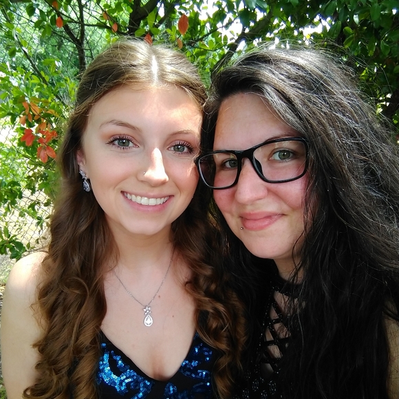 Meet your Posher, Jennifer - Picture 1 of 1